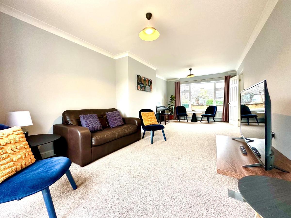 Spacious 3 Double Bedroomed House In Bicester Exterior foto